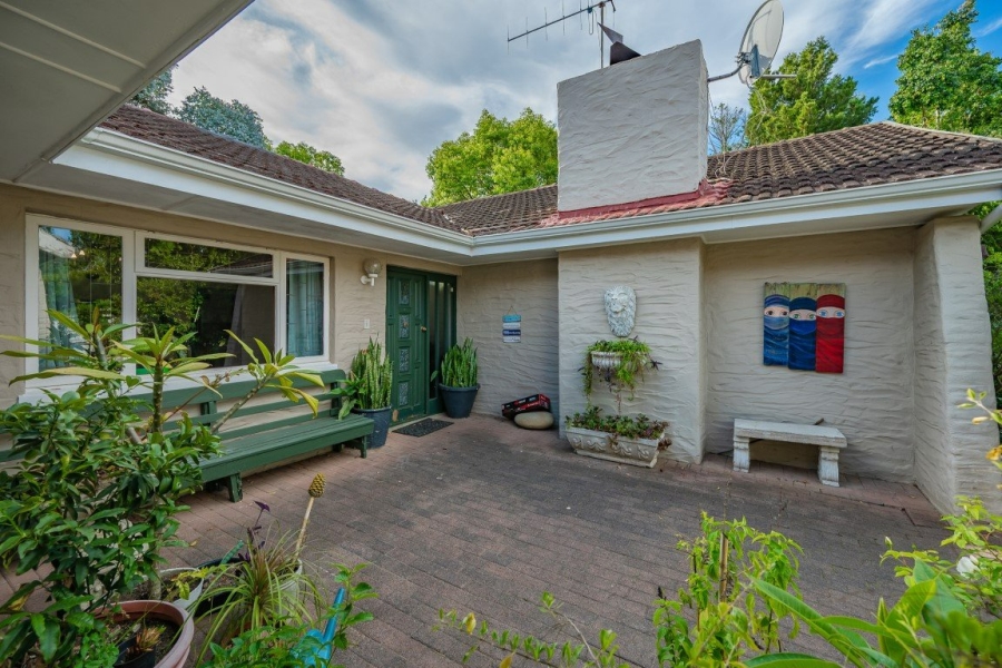 6 Bedroom Property for Sale in Golden Acre Western Cape